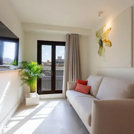 Reina Victoria El Mercado Apartment